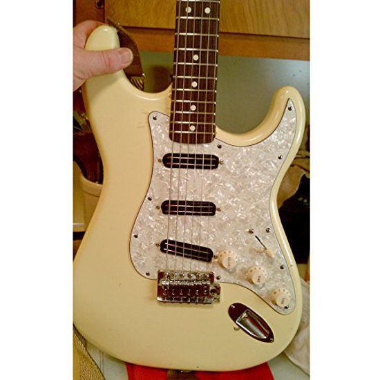 Musiclily 11 Screw Holes HSS Strat Loaded Pickguard ST Pickguard with Single Coil Humbucker Element Set for Electric Guitar Fender USA/Mexican Stratocaster Squier, 4 Ply White Pearl
