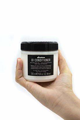 Picture of Davines OI Conditioner Rich Detangling Conditioner for All Hair Types Soft, Hydrated Hair with Luxious Shine, 8.8 Oz