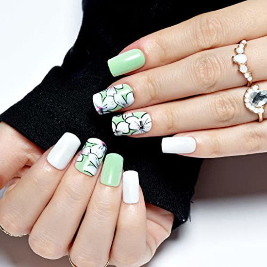 31 Pretty Floral Nail Designs to Save for a Rainy Day