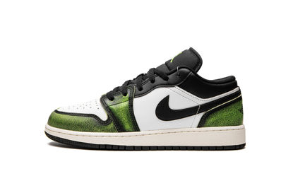 Picture of Jordan Youth WEAR Away Electric Green DO8244 003 - Size 6.5Y - Size: 6.5 Big Kid