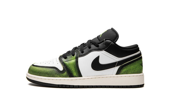 Picture of Jordan Youth WEAR Away Electric Green DO8244 003 - Size 6.5Y - Size: 6.5 Big Kid