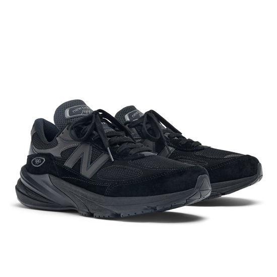 Picture of New Balance Unisex Made in USA 990 V6 Sneaker, Black, 7.5 X-Wide US Men - Size: 9 XX-Wide Women/7.5 X-Wide Men