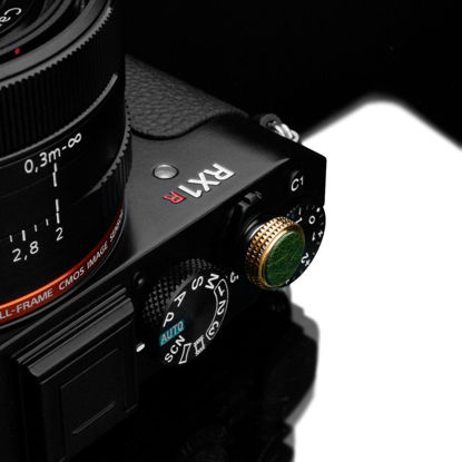 Picture of Gariz XA-SBL Series Leather Screw Type Soft Button Release Shutter for Sony Cameras (Green)