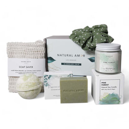 Picture of Natural Amor Green Spa Gift Set for Women, Peppermint Forest Bath Gift for her,5pc Bath & Body Gift Including Soap Bar, Candle, Bath Bomb