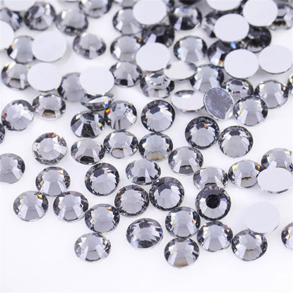 Picture of 3000 Pieces SS6 2mm Flatback Rhinestones Clear Glass Round Gems Crystals for Nail Art DIY Crafts Clothes Shoes Bags （Light Grey）
