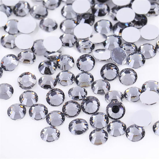Picture of 3000 Pieces SS12 3mm Flatback Rhinestones Clear Glass Round Gems Crystals for Nail Art DIY Crafts Clothes Shoes Bags （Light Grey）