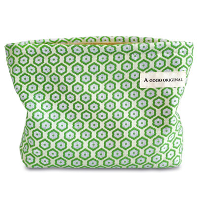 Picture of STARDW Aesthetic Cute Makeup Bag Cosmetic Bags for Women, Large Capacity Skincare Bag Travel Toiletry Bag,Makeup Organizer Bag Zipper Makeup Pouch