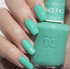 Picture of DND Gel Polish Set, Green Collection, UV/LED Gel Polish and Air Dry Nail Lacquer, Matching Chip-Free Polish Duo, 742 Minty Mint, 0.5 Fl Oz