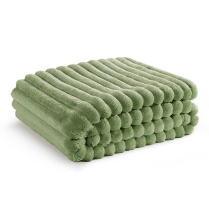 Picture of Bedsure Reseda Fleece Twin Blanket for Couch - Super Soft Cozy Blankets for Women, Cute Small Throws for Girls, 60x80 Inches