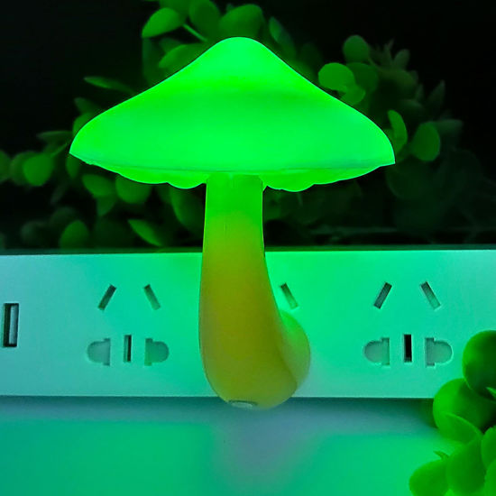 Picture of AUSAYE Led Nigh Light,Plug in Nightlight, Dusk to Dawn Sensor Automatic On and Off Night Lights Green